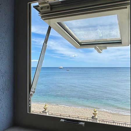 Maremare Apartments Giardini Naxos Eksteriør bilde