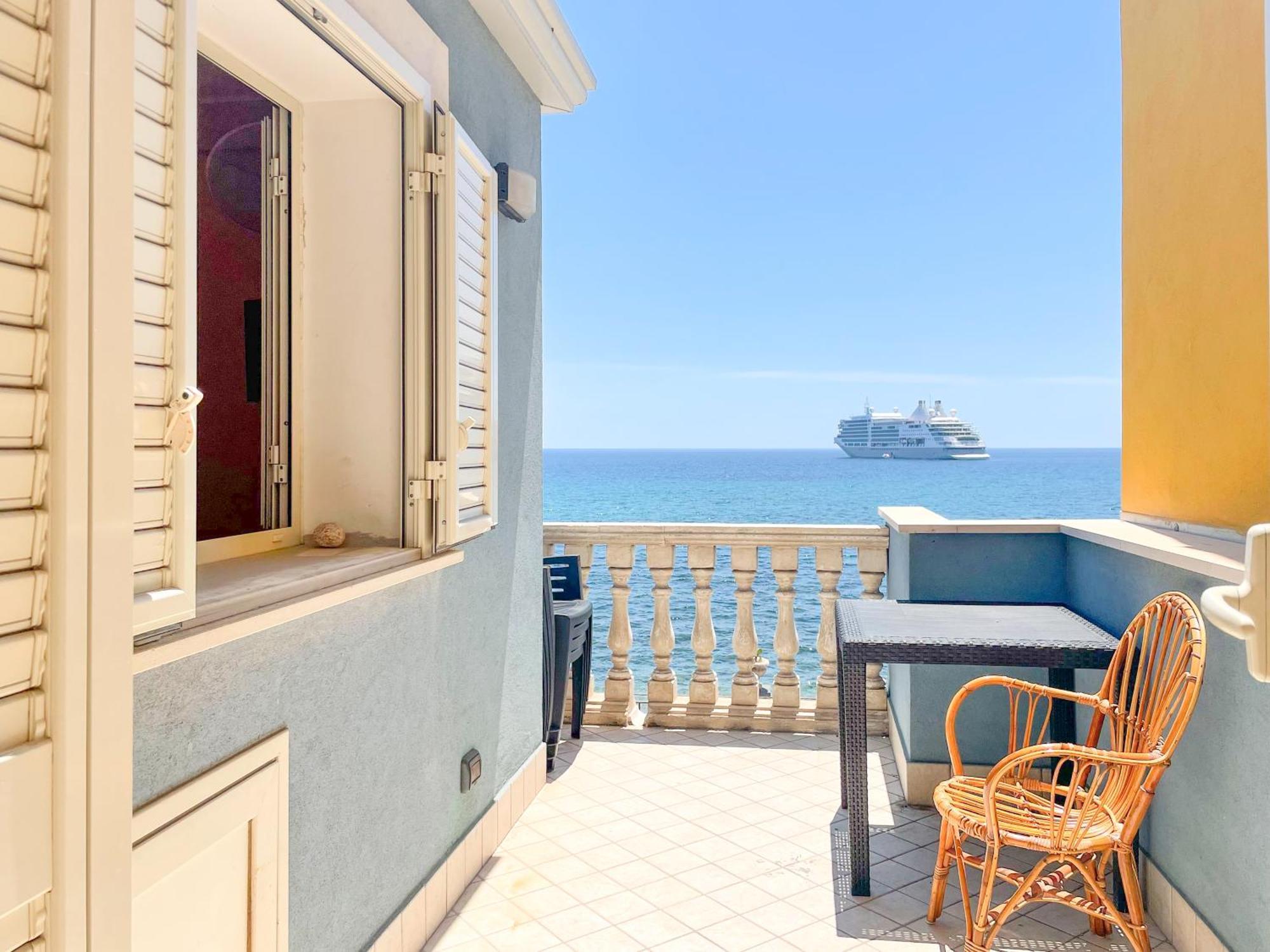 Maremare Apartments Giardini Naxos Eksteriør bilde
