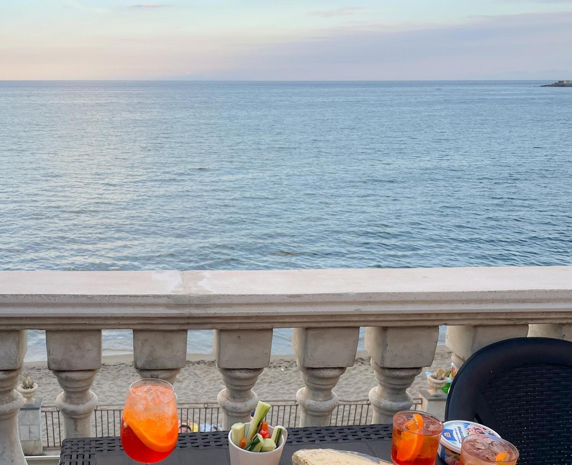 Maremare Apartments Giardini Naxos Eksteriør bilde