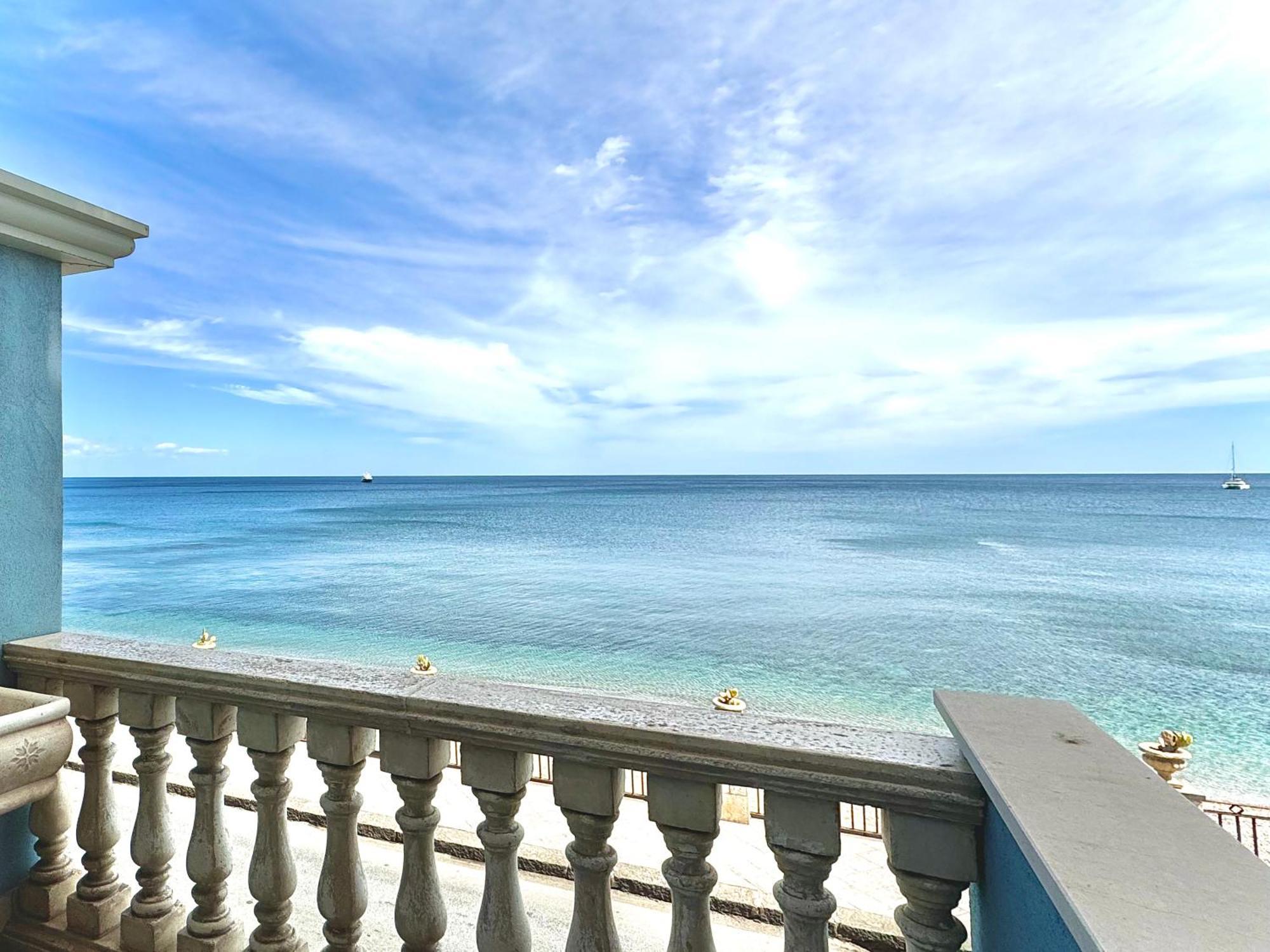 Maremare Apartments Giardini Naxos Eksteriør bilde
